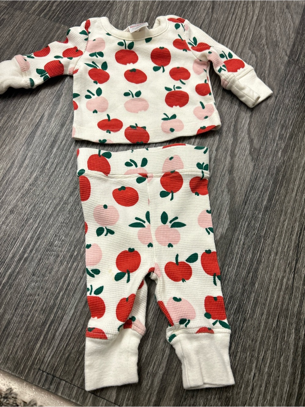 Hanna Andersson Cream Top with Red Apple Print and Green Leaves